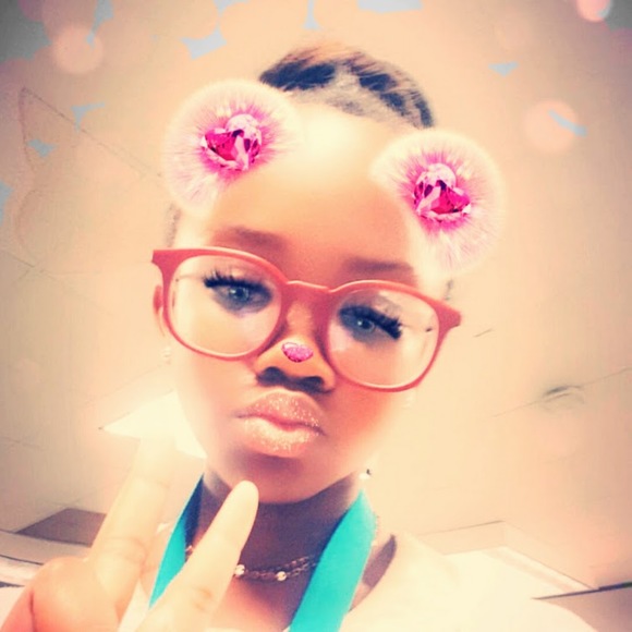 Meet your Posher, Deja - Picture 1 of 1